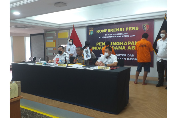 Polda Metro Jaya Bongkar...