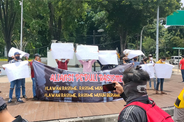 Tolak Rasisme, Mahasiswa...