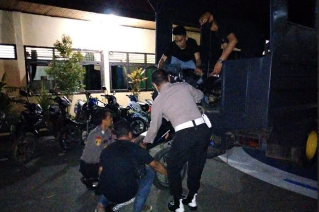 Judi Sabung Ayam Marak,...