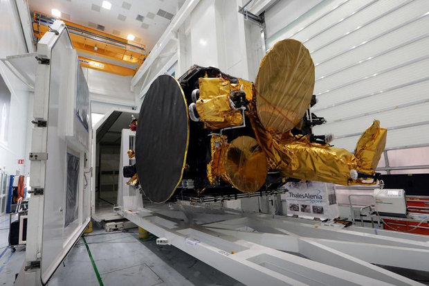 Telesat Dapat Kontrak...