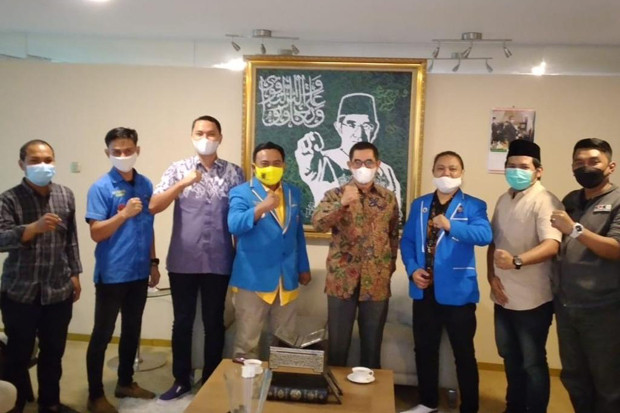 Lawan Rasisme, Syarikat...