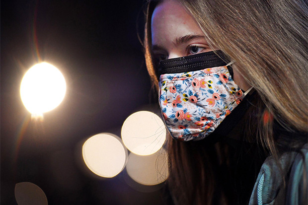 Pakai Masker Dobel,...