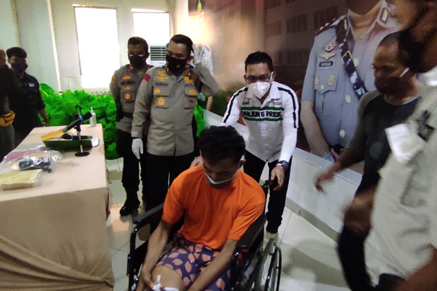 Lawan Polisi, Begal...