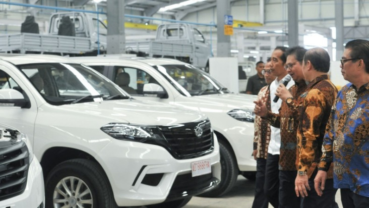 Heboh Mobil Esemka Diborong...