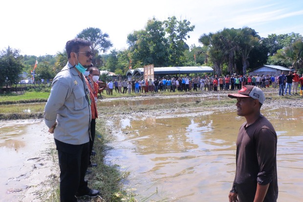 Kunjungi Perbatasan...