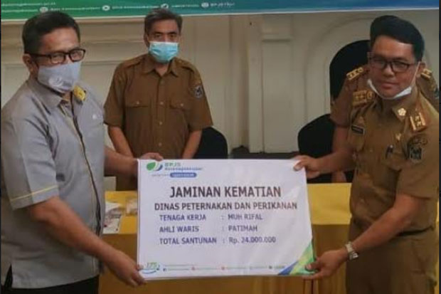 Perangkat Desa di Enrekang...