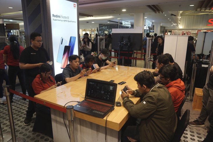 Rayakan Imlek, Xiaomi...