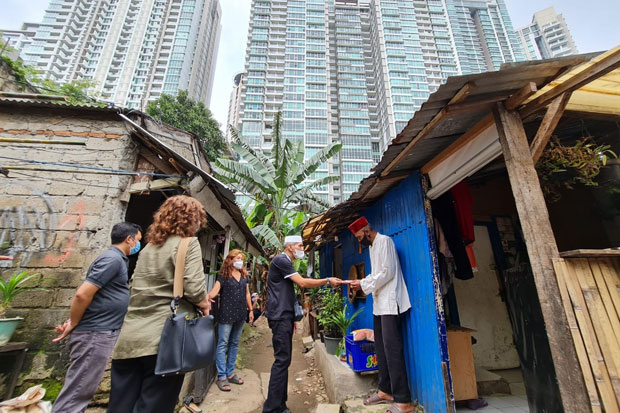 Beri Bantuan di Kemang,...