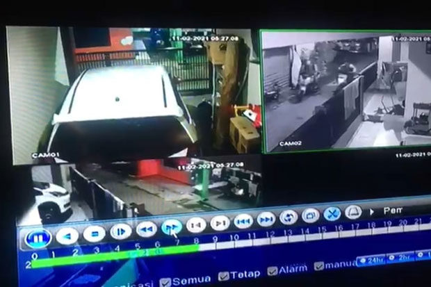 Kunci Gembok Disiram...