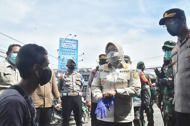 Tekan Penyebaran Covid-19,...