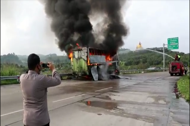 Lampung Gempar, Truk...
