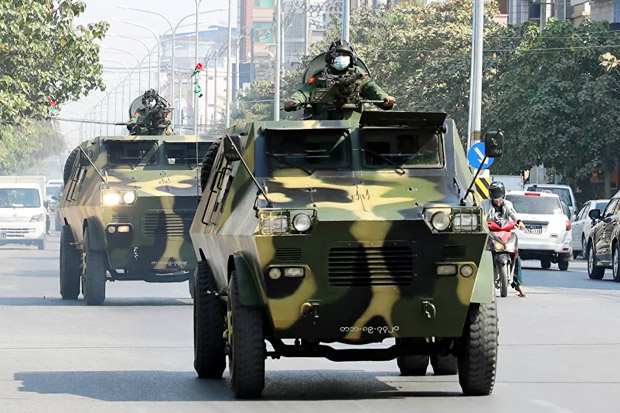 Obral Grasi, Militer...