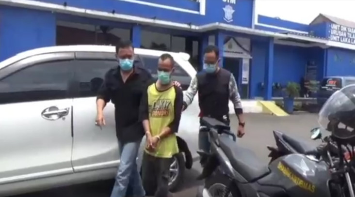 Tak Puas Cabuli Ibu...