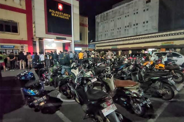 Polisi Amankan Puluhan...