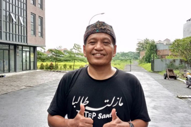 Bela Din Syamsuddin,...