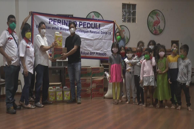 Banjir Terjang Semarang,...