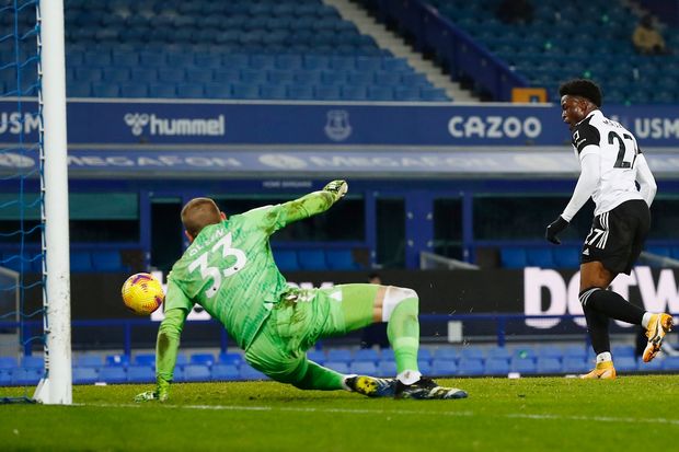 Fulham Gasak Everton...