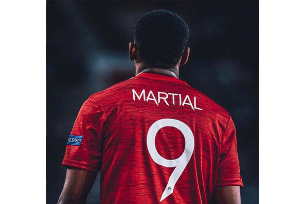 Martial Jadi Korban...