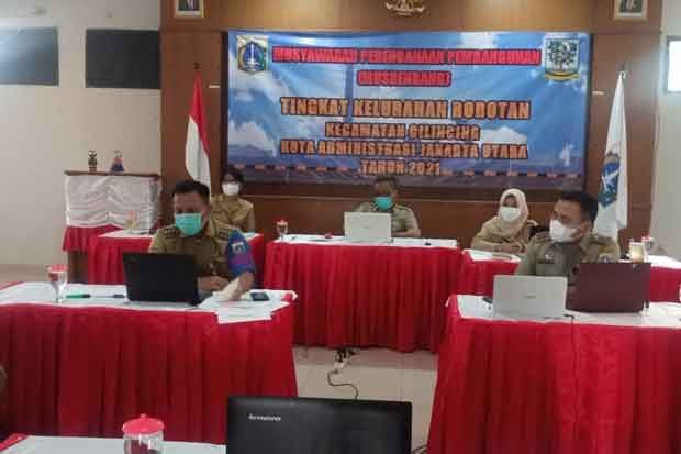 Pemkot Jakut Terima...