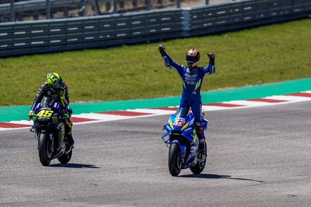 Rossi di Suzuki, Rins:...