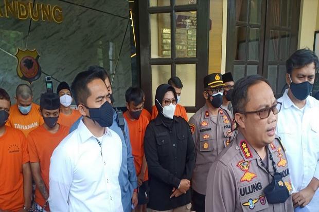 2 Pekan, Polrestabes...