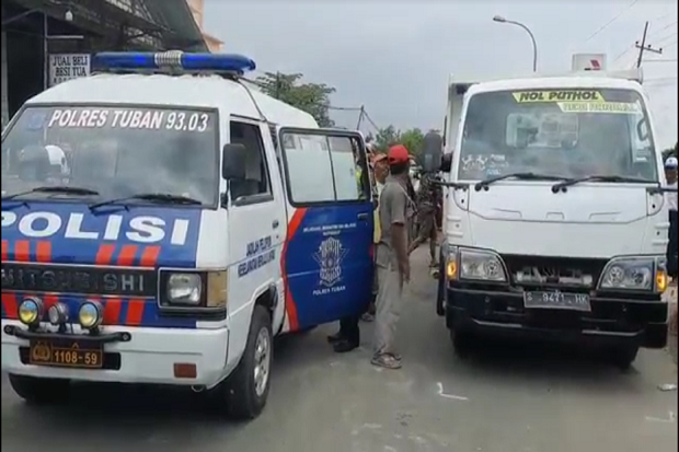 Lubang Jalan di Tuban...