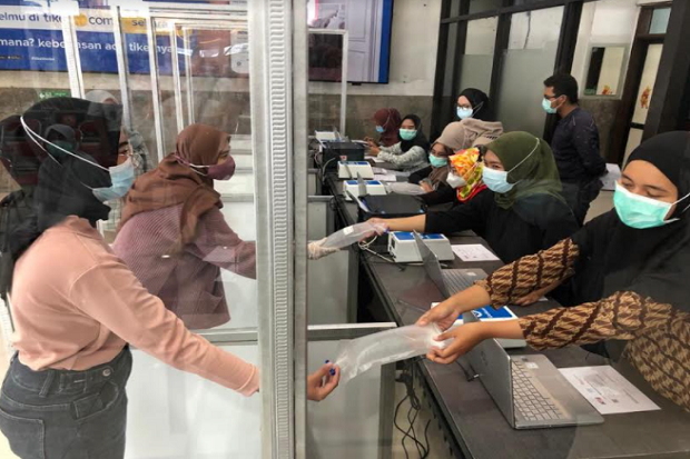 Hari Ini, Stasiun Surabaya...