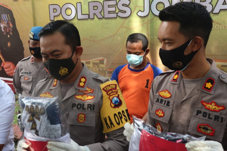 Jombang Geger, Pimpinan...