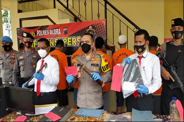 Polres Blora Tangkap...