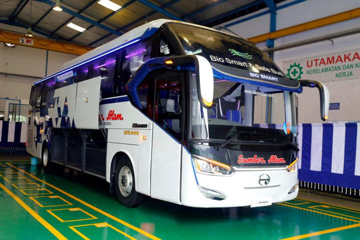 Hino Kenalkan Kendaraan...