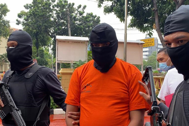 Modifikasi Mobil Mewah,...