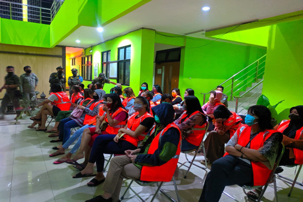 Satpol PP Tangsel Razia...
