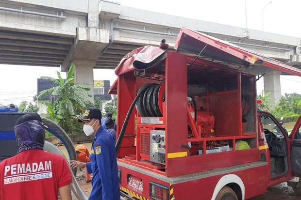 Damkar Jakarta Timur...