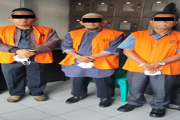 3 Tersangka Korupsi...