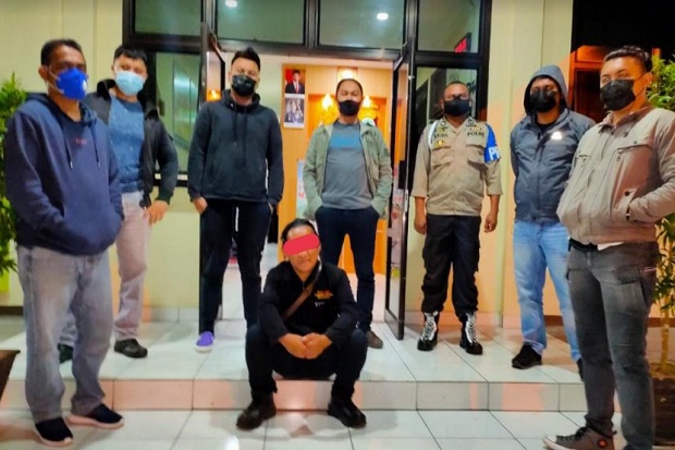 Usai Ngamuk Dicemburui...