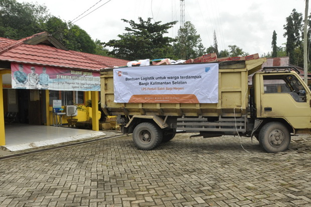 LPS Serahkan Bantuan...
