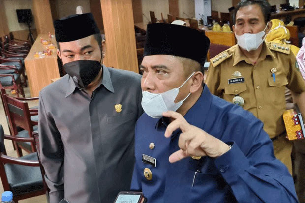 Hatta Rahman Sisakan...