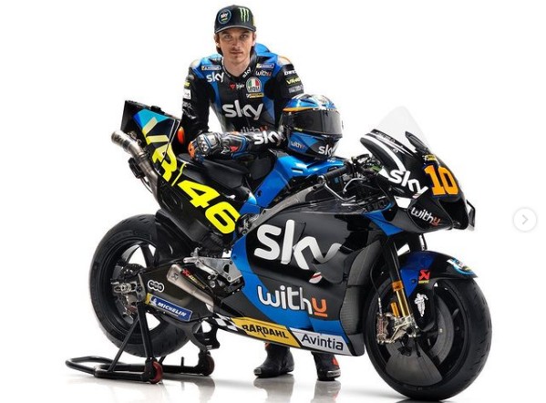 Luca Marini Hadir di...