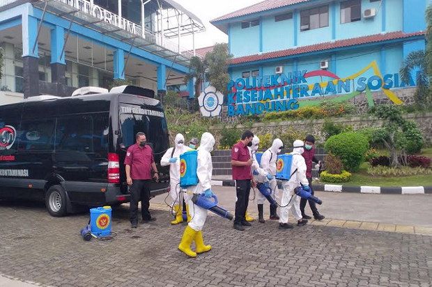 Lawan COVID-19, Tim...