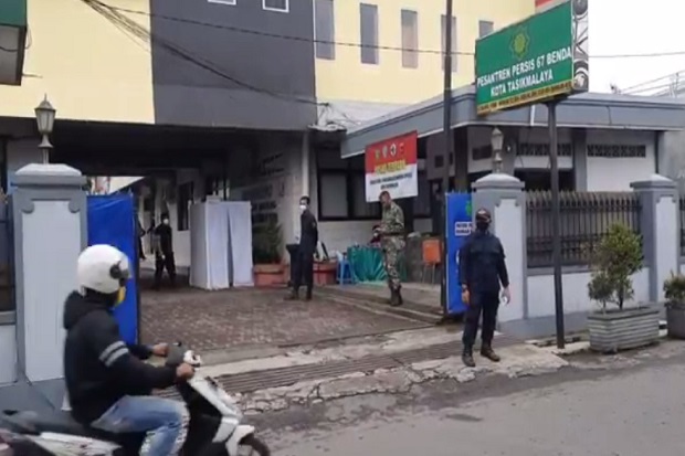 Klaster Baru, 380 Santri...