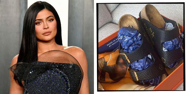Kylie Jenner Pamer Sandal...