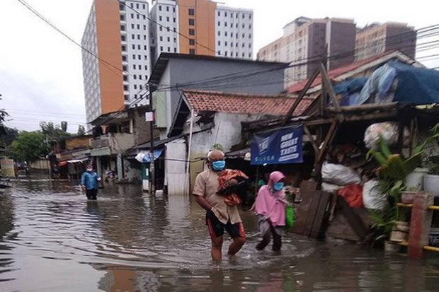 Warga Terdampak Banjir...