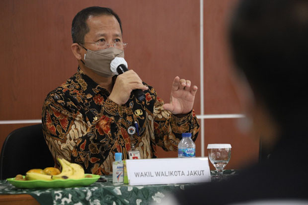 Banjir Berwarna Putih,...