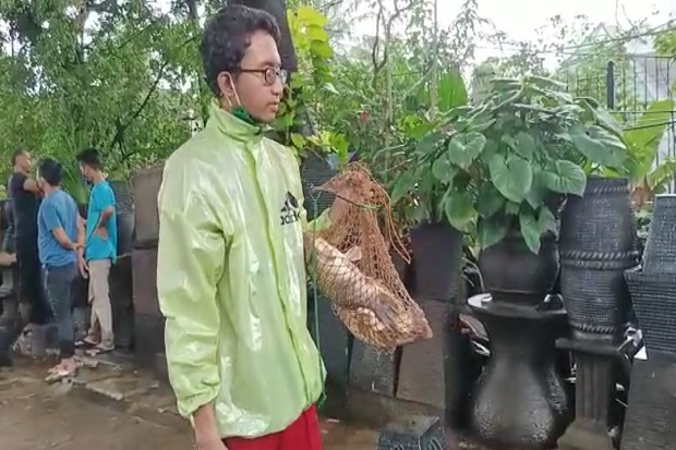 Menjala di Jalan TB...