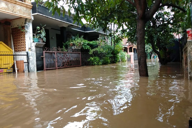 Curah Hujan Tinggi,...