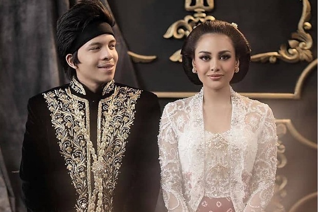 Siapkan Pernikahan Sendiri,...