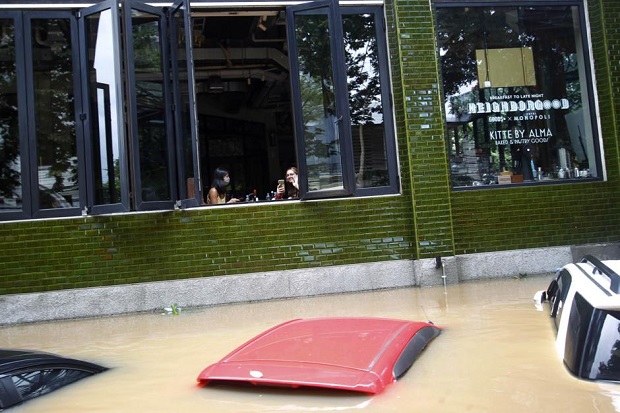 Banjir Bikin Pengusaha...