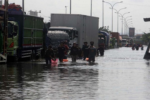 Banjir Bikin Kocek Pengusaha...