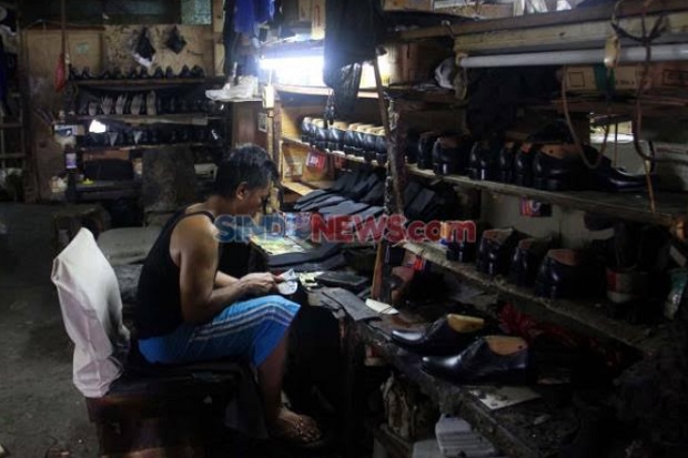 Daya Beli Anjlok Akibat...