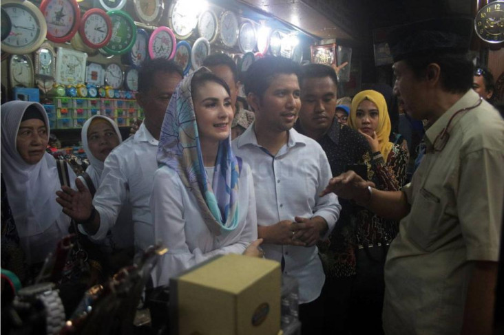 Seru, Arumi Bachsin...